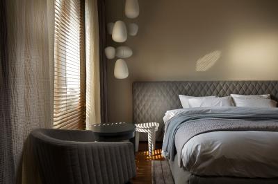 Tűzött ágyvég a hálóban - háló ötlet, modern stílusban