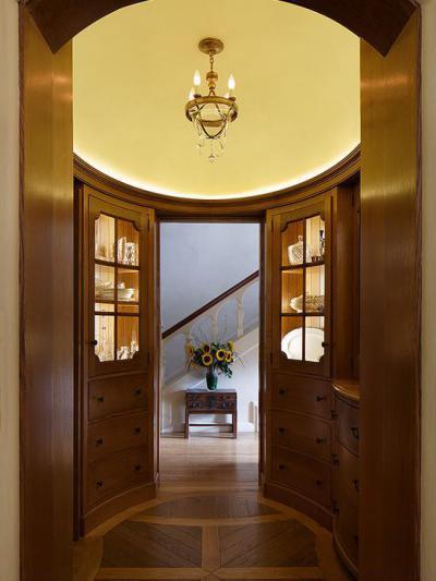 Lekerekítve - előszoba ötlet, klasszikus stílusban