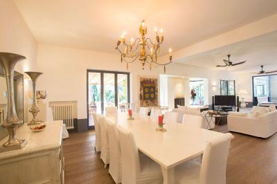 Étkező a nappaliban - nappali ötlet, klasszikus stílusban