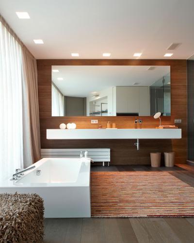 Függöny és szőnyeg a fürdőben - fürdő / WC ötlet, modern stílusban