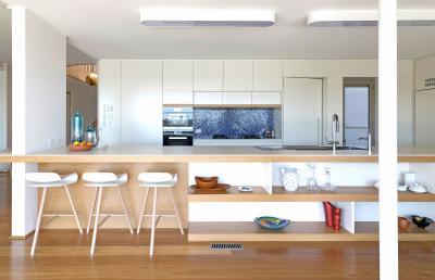 Tárolóhelyek a konyhasziget oldalán - konyha / étkező ötlet, modern stílusban