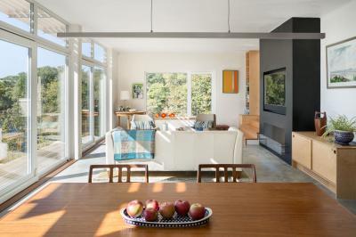 Világos nappali étkezőasztallal - nappali ötlet, modern stílusban