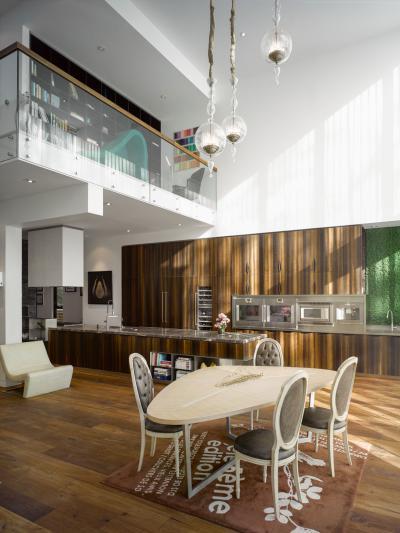 Faburkolat konyhaszigeten és a frontokon - konyha / étkező ötlet, modern stílusban