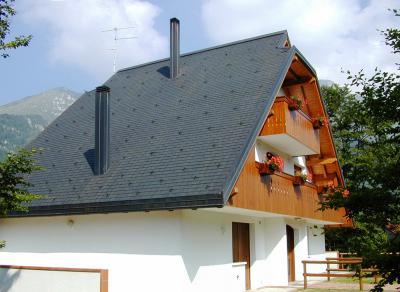 Premium Téglány bazaltzúzalékos tetőzsindely - tető ötlet, rusztikus stílusban