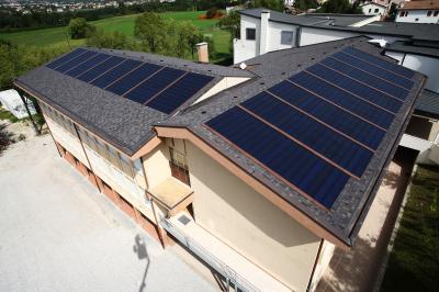 Tegosolar energiatermelő zsindely - tető ötlet, modern stílusban