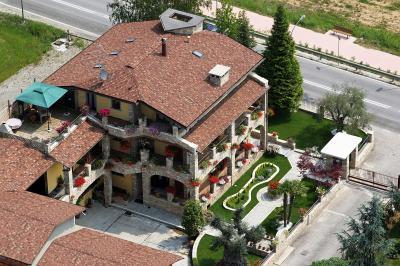 Master kőzúzalékos tetőzsindely - tető ötlet, klasszikus stílusban