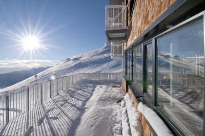 Műanyag alu ablakok panorámával - homlokzat ötlet, modern stílusban