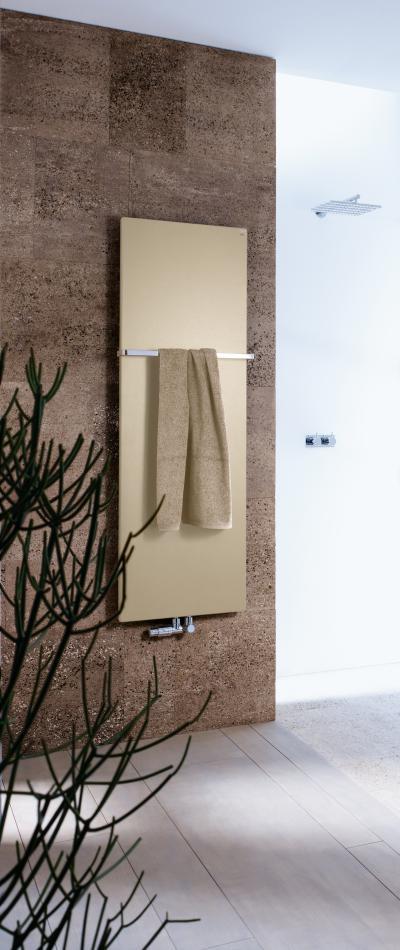 Zehnder Fina Bar Gold Look melegvizes üzemmód - fürdő / WC ötlet, modern stílusban