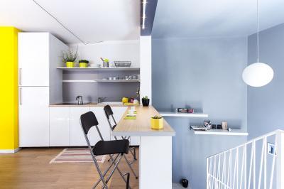 Konyha a lépcső tetején - konyha / étkező ötlet, modern stílusban