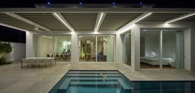 Medence a teraszon - erkély / terasz ötlet, modern stílusban