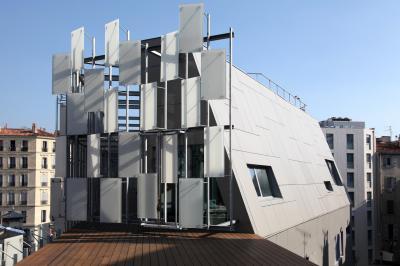 Különleges tetőmegoldás - tető ötlet, modern stílusban