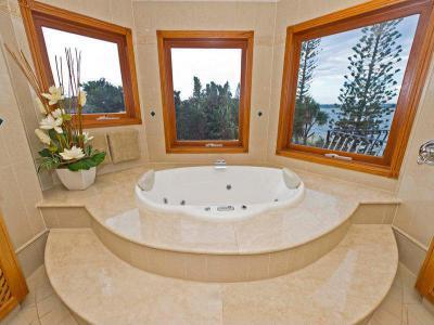 Jacuzzi33 - fürdő / WC ötlet