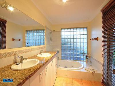 Jacuzzi34 - fürdő / WC ötlet, modern stílusban