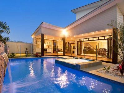 Jacuzzi43 - kert / udvar ötlet, modern stílusban