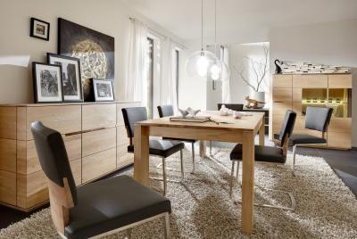 Tömörfa bútorok az étkezőben - nappali ötlet, modern stílusban