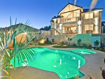 Jacuzzi61 - kert / udvar ötlet, modern stílusban