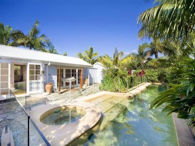 Jacuzzi70 - kert / udvar ötlet, modern stílusban