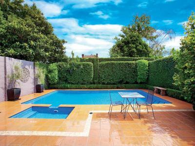 Jacuzzi77 - kert / udvar ötlet, modern stílusban