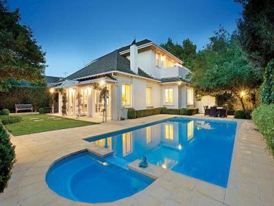 Jacuzzi80 - kert / udvar ötlet, modern stílusban