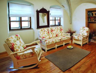 Roma kanapé - nappali ötlet, klasszikus stílusban