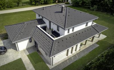 Modern lakóház antracit beton tetőcseréppel - tető ötlet, modern stílusban