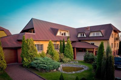 Zsindelyfedés a tetőn - tető ötlet, modern stílusban