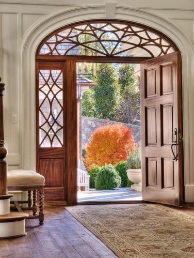 Díszes bejárat - bejárat ötlet, klasszikus stílusban