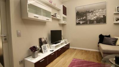 Készparketta a nappaliban - nappali ötlet, modern stílusban