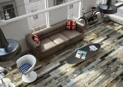 Fahatású hidegburkolat a padlón - nappali ötlet, modern stílusban