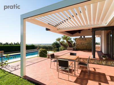 Nyitottt pergola - erkély / terasz ötlet, modern stílusban