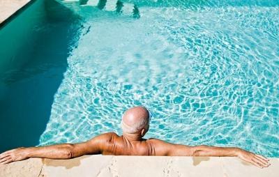 Tágas medence - medence / jakuzzi ötlet, modern stílusban