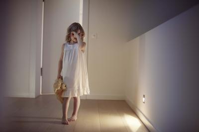 Okosotthon - éjszakai irányfény - előszoba ötlet, modern stílusban