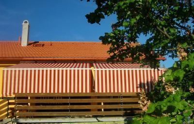 Textil napellenző - erkély / terasz ötlet, modern stílusban
