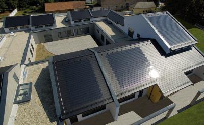 Napelemes tetőcserép - tető ötlet, modern stílusban