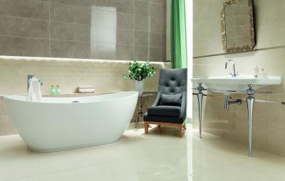 Szürke és fehér burkolatok - fürdő / WC ötlet, modern stílusban