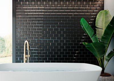 Fekete metro csempe - fürdő / WC ötlet, modern stílusban