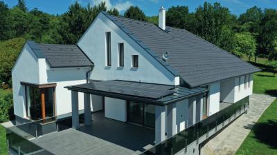 Tetőcserép modern stílusú házon - tető ötlet, modern stílusban