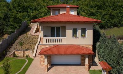 Rubinvörös tetőcserép - tető ötlet, mediterrán stílusban