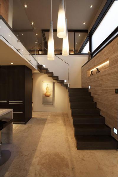 Közlekedő, lépcsővel - nappali ötlet, modern stílusban