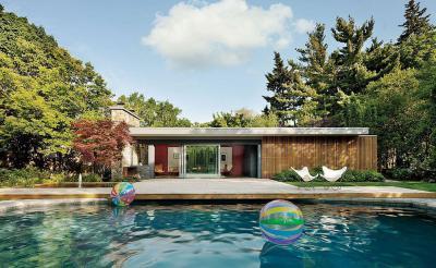 Nyári lak medencével - homlokzat ötlet, modern stílusban