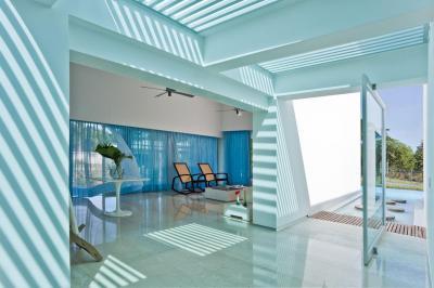 Kint is, bent is - erkély / terasz ötlet, modern stílusban