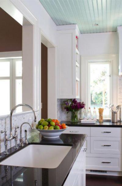 Klasszikus fehér  - konyha / étkező ötlet, klasszikus stílusban