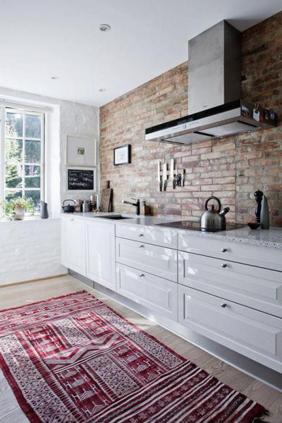 Tégla fal a konyhában - konyha / étkező ötlet, modern stílusban