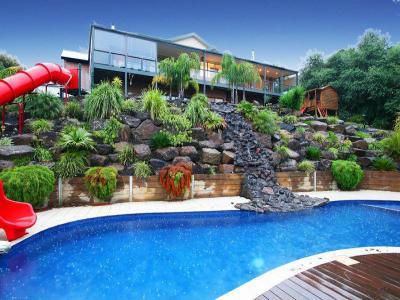 Medencék a ház körül 2 - medence / jakuzzi ötlet, modern stílusban