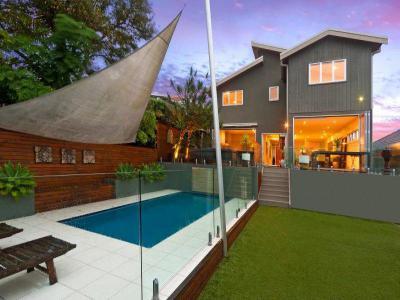 Medencék a ház körül 7 - medence / jakuzzi ötlet, modern stílusban