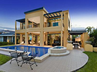 Medencék a ház körül 24 - medence / jakuzzi ötlet, modern stílusban