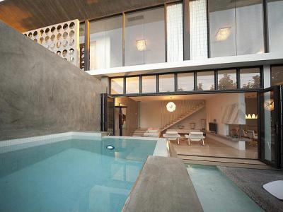 Medencék a ház körül 55 - medence / jakuzzi ötlet, modern stílusban