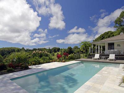 Medencék a ház körül 98 - medence / jakuzzi ötlet, modern stílusban