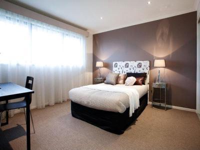 Íróasztalos - háló ötlet, modern stílusban