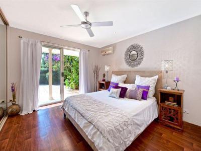 Üvegajtó a kertbe - háló ötlet, modern stílusban